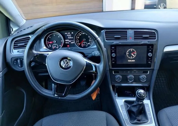 Volkswagen Golf cena 41800 przebieg: 152000, rok produkcji 2017 z Toruń małe 46